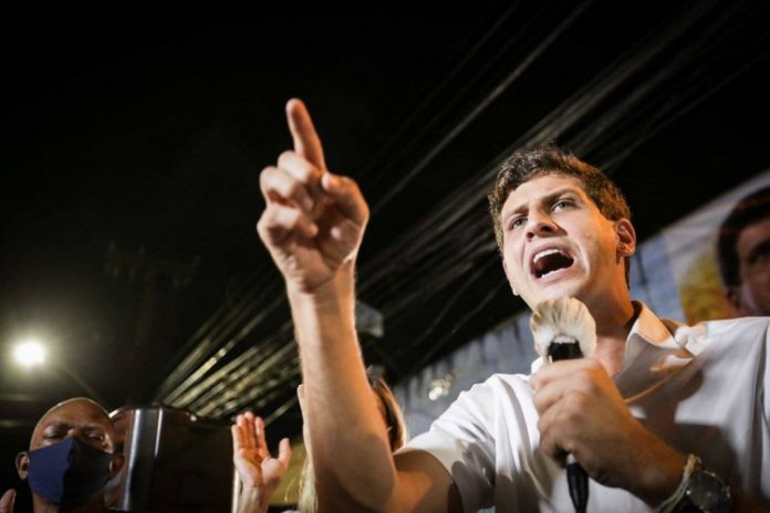 Com 92% das urnas apuradas, João Campos é eleito prefeito de Recife