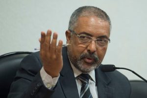 Senado aprova projeto que aumenta pena para crimes de racismo e discriminação sexual