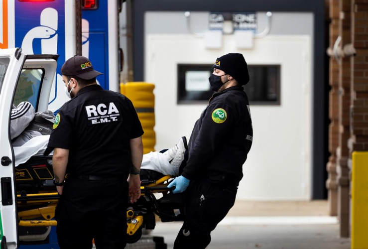 Corpos das vítimas da Covid-19 estão há meses em frigoríficos em Nova York