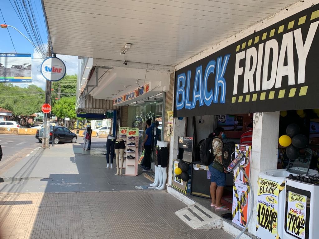 Natalenses e mossoroenses devem gastar em média R$ 600 na Black Friday, aponta Fecomercio