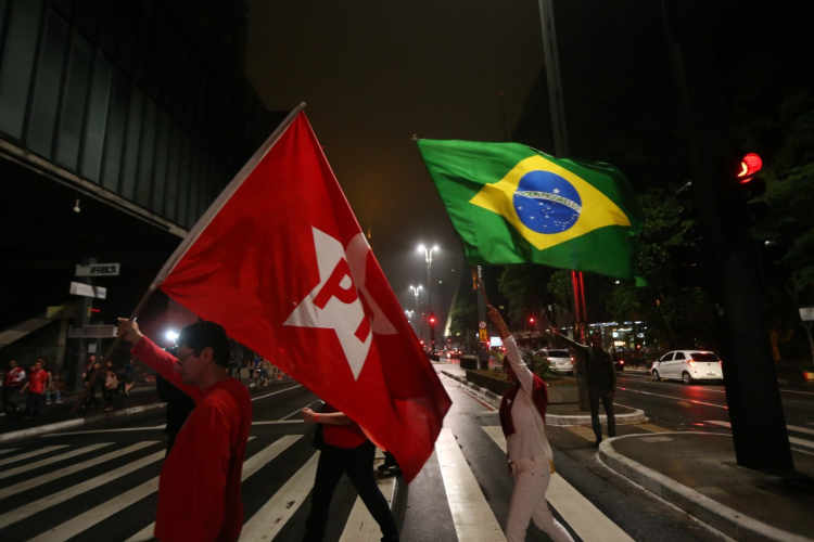 Após perder espaço no 1º turno, PT é o partido com mais nomes na disputa neste domingo