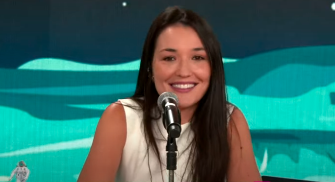 ‘Tomei saquê e imitei o Silvio Santos para a família Abravanel’, diz Bia Napolitano