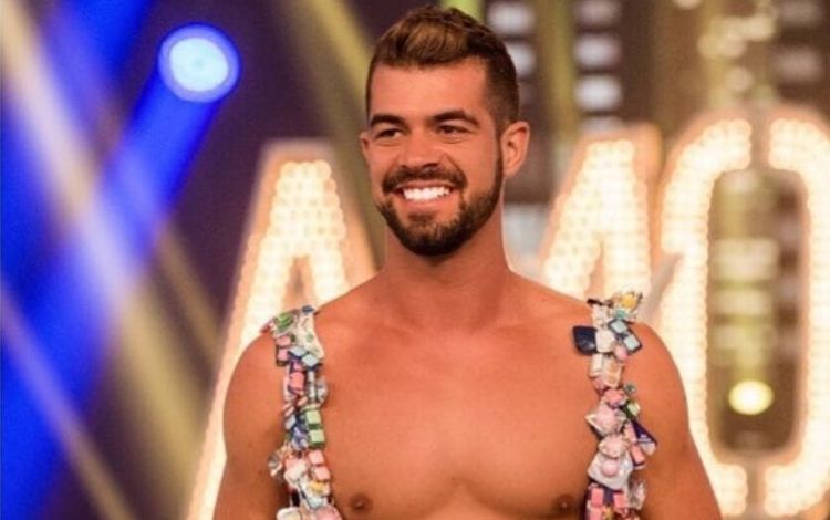 Borat, do ‘Amor e Sexo’, é baleado no Rio por PM após ajudar vítima de acidente de carro