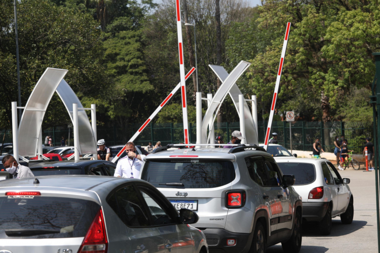 Não existe vaga grátis: o custo de estacionar nas ruas