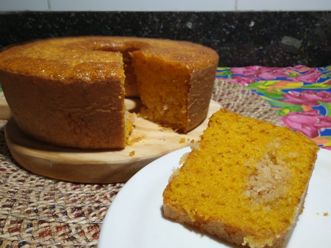 Aprenda a fazer um delicioso bolo de jerimum com cocada