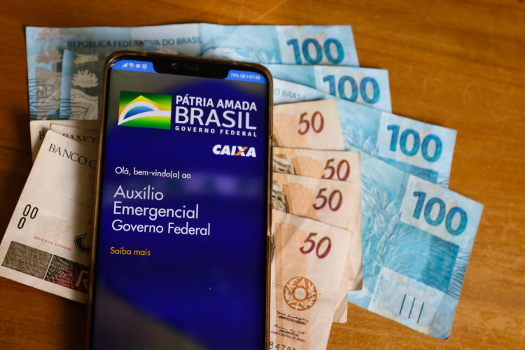 TSE identifica 64 mil beneficiários do auxílio emergencial como doadores de campanhas