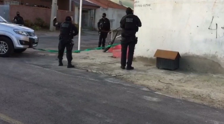 PF cumpre mais de 200 mandados em investigação contra tráfico de drogas; Justiça bloqueia R$ 400 milhões