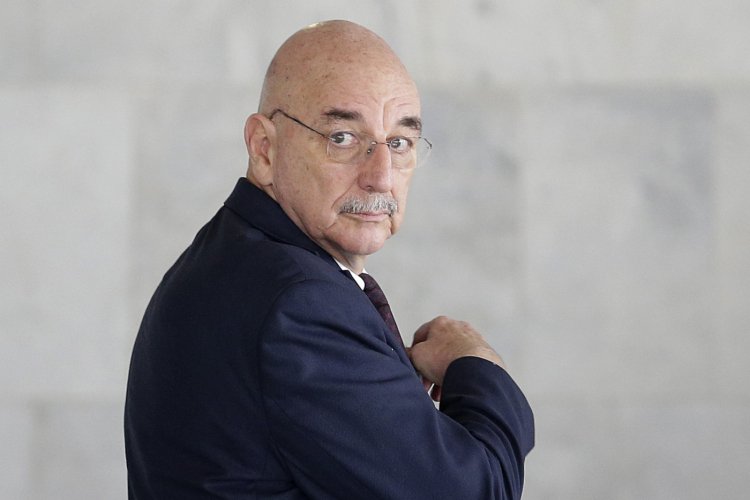 Com Covid-19, Osmar Terra é internado para observação em Porto Alegre