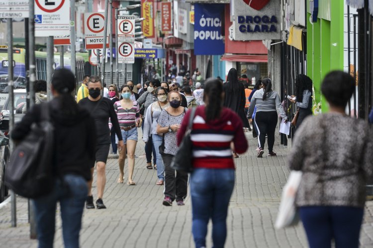 Mercado melhora estimativa do PIB e prevê retração de 4,5%; Inflação sobe para 3,4%