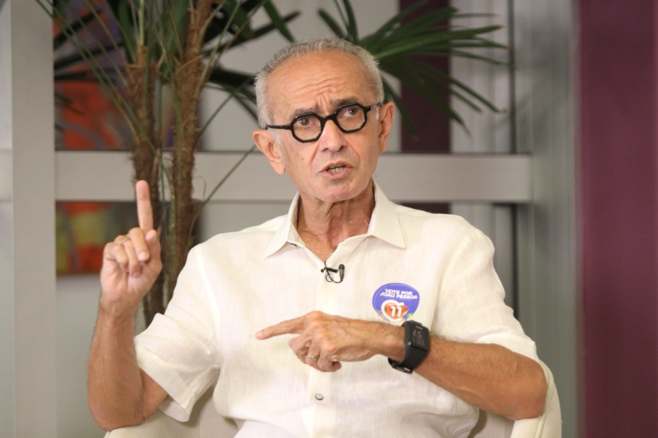 Cícero Lucena promete padronizar todo o transporte público com ar-condicionado, wifi e acessibilidade