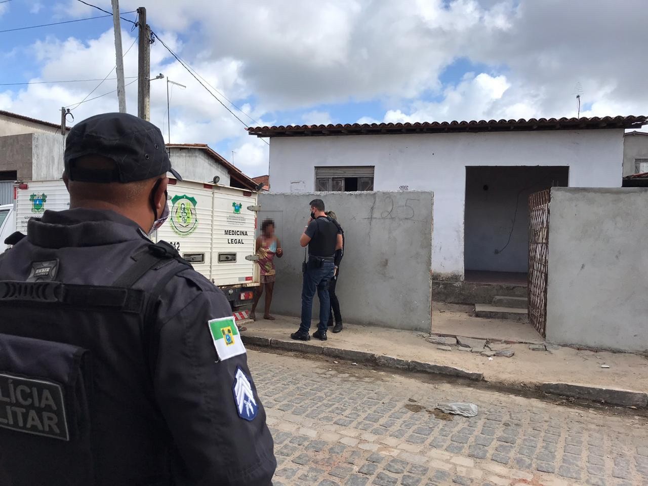 Mulher de 22 anos é morta com tiro no rosto dentro de casa na Grande Natal