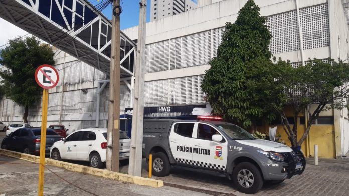 Preso tenta render policial penal para fugir de hospital em Natal, mas acaba detido