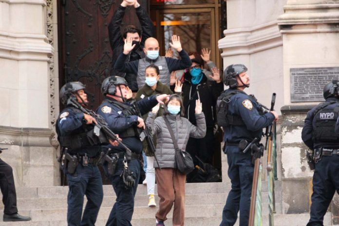 Homem abre fogo em catedral histórica de Nova York e é baleado pela polícia