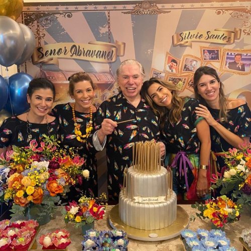 Silvio Santos comemora 90 anos com a família em festa do pijama