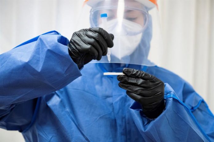 Pfizer e Moderna solicitam uso de vacinas contra Covid-19 na Europa