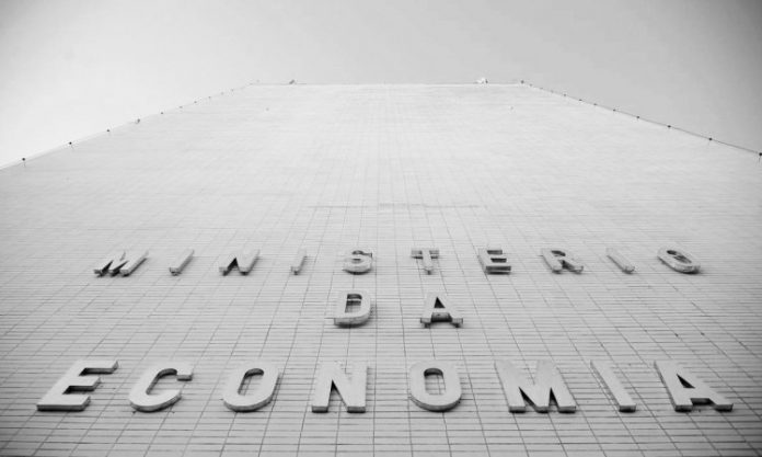 De país do futuro à nova década perdida: entenda como o Brasil voou para trás