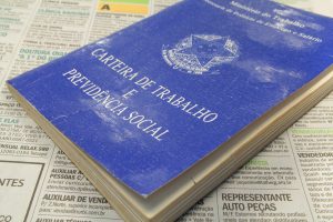 Brasil cria 414 mil vagas formais em novembro e bate novo recorde histórico