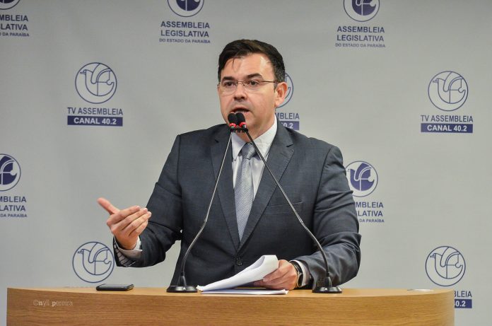 Deputado paraibano Raniery Paulino (MDB) testa positivo para Covid-19