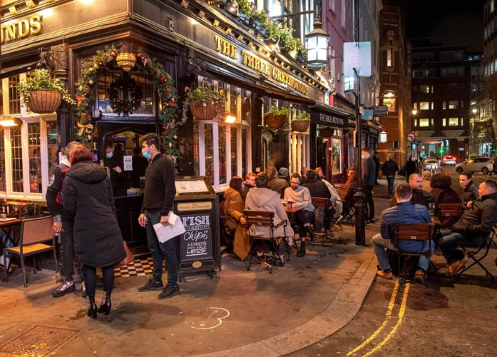 Reino Unido já vacinou mais de 137 mil pessoas contra a Covid-19