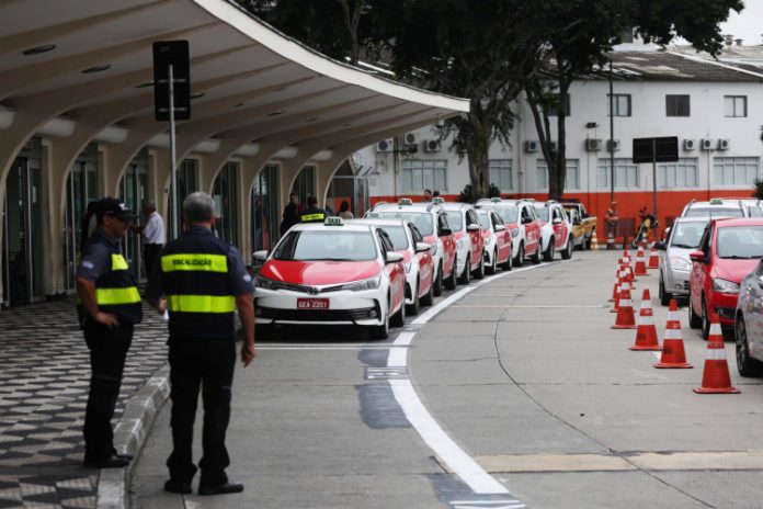 Três pessoas são baleadas durante tiroteio com policiais da Rota em SP