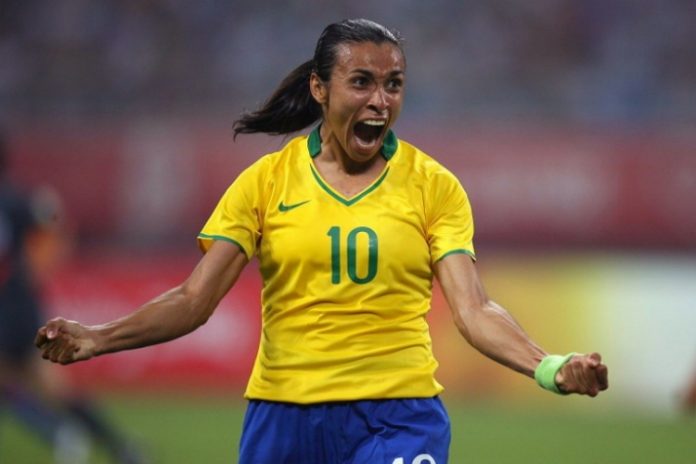 Diretor do Corinthians confirma interesse em contratar Marta