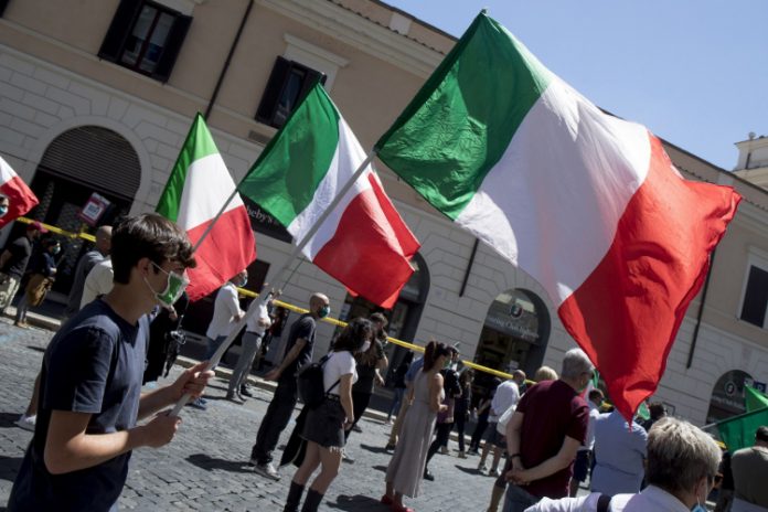 Itália chega a 64 mil mortes por Covid-19 e supera números do Reino Unido