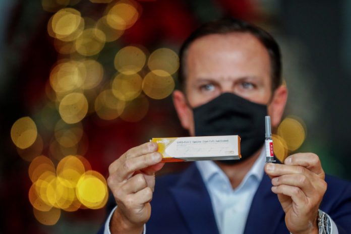 Para Augusto Nunes, Doria corre risco de ser atropelado se não rever postura sobre lockdown