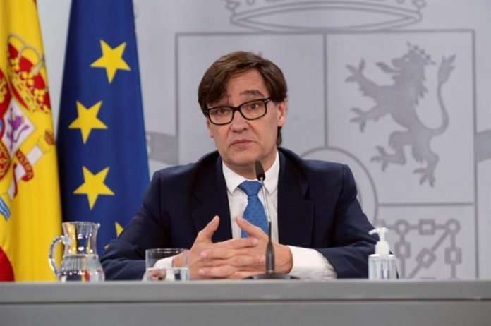 Espanha permitirá viagens e reuniões com 10 pessoas no Natal e Ano Novo