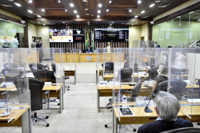 Deputados estaduais derrubam vetos do governo do RN a 9 projetos de lei aprovados na Assembleia