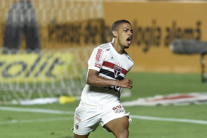 Ajax deve fazer proposta em janeiro para tirar Brenner do São Paulo