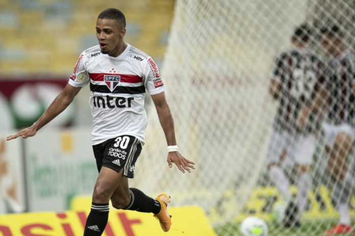 Após vitória do São Paulo, Diniz elogia Brenner e o compara com Romário