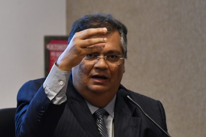 ‘Não é justo que o Brasil fique para trás por conta de apetites individuais’, diz Flávio Dino sobre vacinas