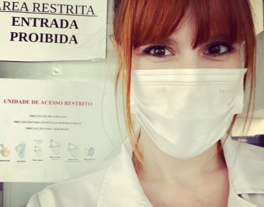 Enfermeira e professora, Ana Carolina Silva conta como concilia carreiras tão agitadas