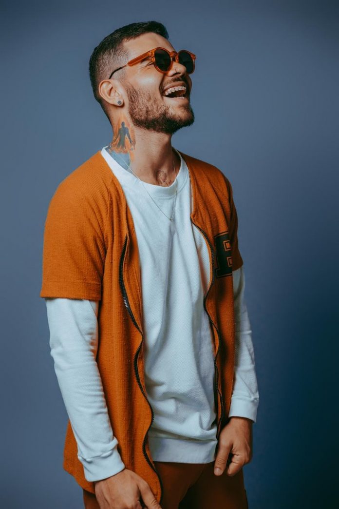 Cantor potiguar André Rangell lança música ‘Valente’ no dia de Natal; confira