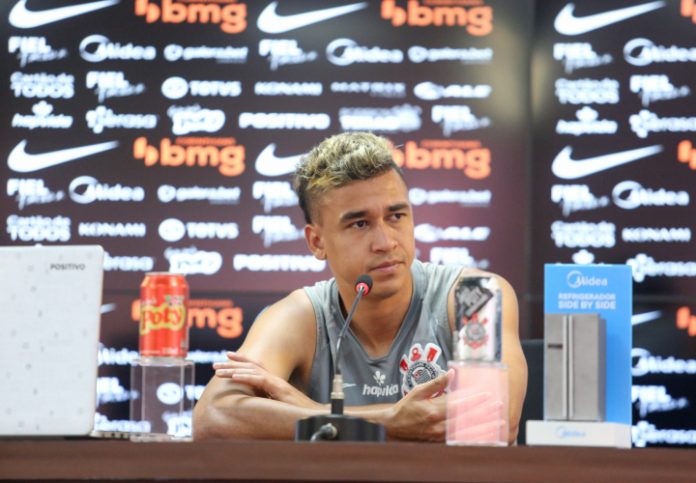 Cantillo reconhece queda de rendimento no Corinthians: ‘Perdi a confiança’