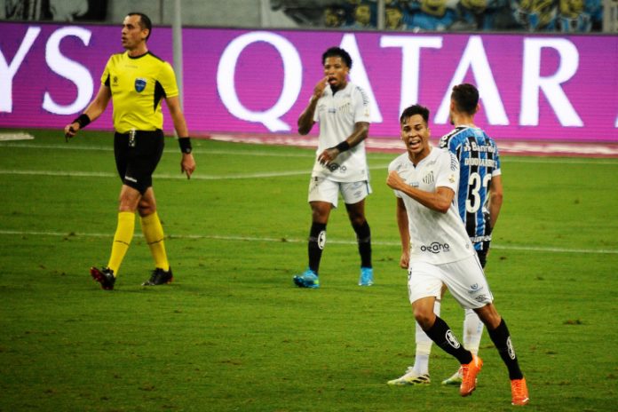 Santos leva empate do Grêmio nos acréscimos em jogo de ida das quartas da Libertadores