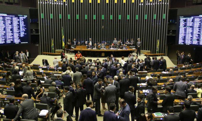 Qual a diferença entre Senado, Câmara dos Deputados e Congresso Nacional?