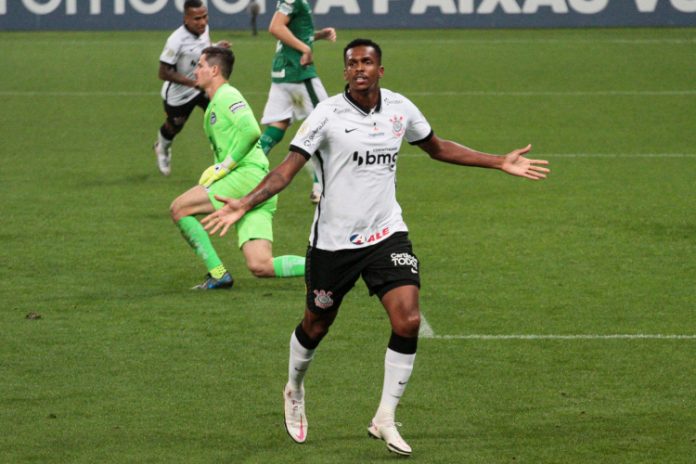 De virada, Corinthians vence o Goiás por 2 a 1