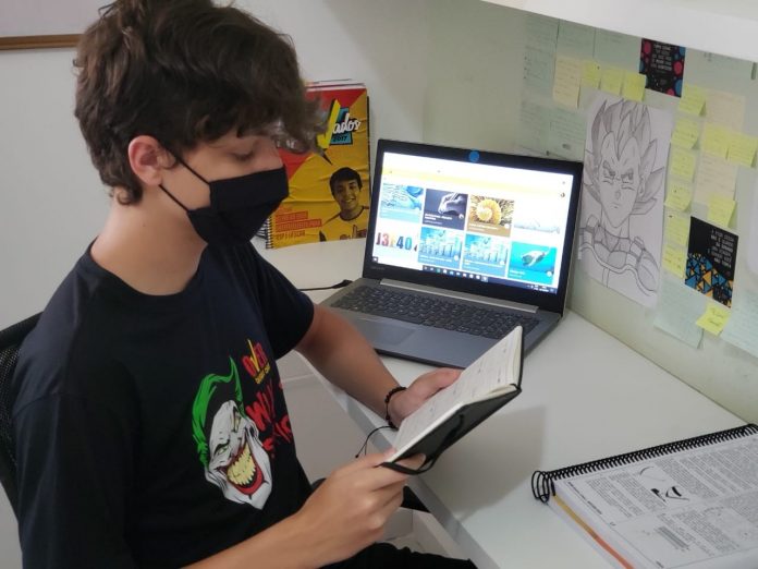 Candidatos do Enem apostam em cursos extras para complementar estudos