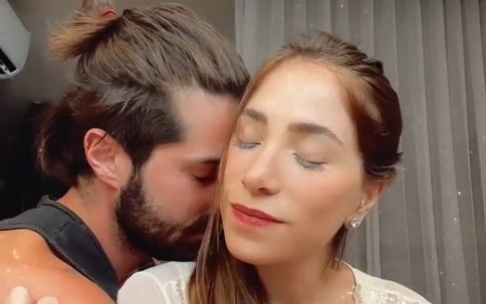 Romana Novais se emociona ao dar detalhes de parto prematuro e é consolada por Alok