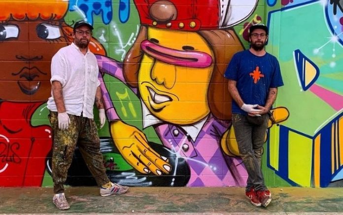 Exposição ‘OSGEMEOS: Segredos’ conta com mais de mil obras dos irmãos Otávio e Gustavo Pandolfo