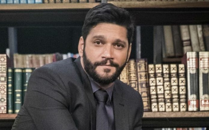 Armando Babaioff desabafa sobre problema enfrentado na pandemia: ‘Achei que fosse morrer’