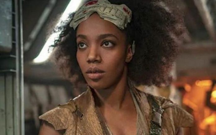 Naomi Ackie é escolhida para viver Whitney Houston em filme biográfico da cantora
