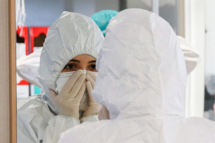 Número de médicos dobra no Brasil, mas distribuição continua desigual, diz CFM