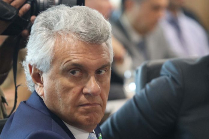 Oferecer plano de vacinação para janeiro é irresponsabilidade de Doria, diz Ronaldo Caiado