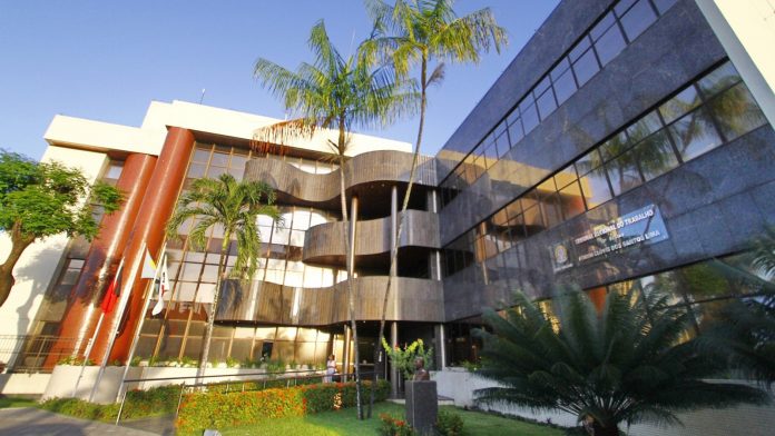 Juiz Normando Salomão do TRT-PB morre aos 65 anos por Covid-19, em João Pessoa