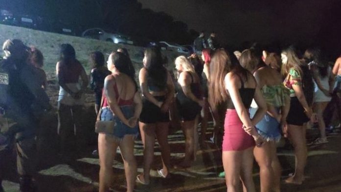 Duas festas com mais de 200 pessoas são encerradas pela PM, em João Pessoa