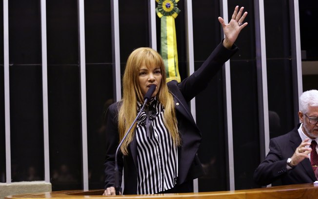 Caso Flordelis: advogado de Anderson entra com pedido de prisão e diz que deputada ‘zomba com a cara da Justiça’