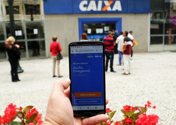 125 milhões de brasileiros solicitaram o auxílio emergencial em 2020