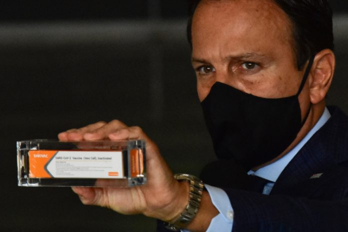 Governo de SP pretende vacinar contra Covid-19 a partir de 25 de janeiro